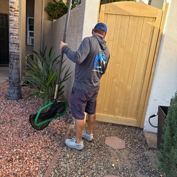 pool technician with skimmer